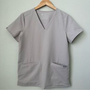 FIGS Women’s Technical Collection Casma Three-Pocket Scrub Top